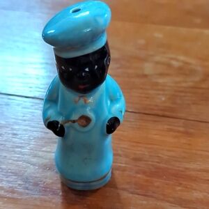 Vintage black Americana chef pie vent